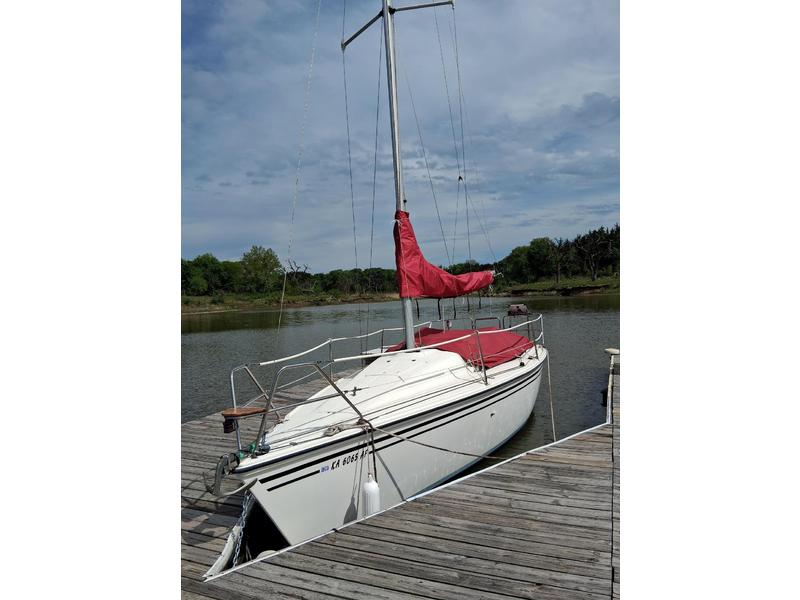 1988 Hunter 26.5 located in Kansas for sale