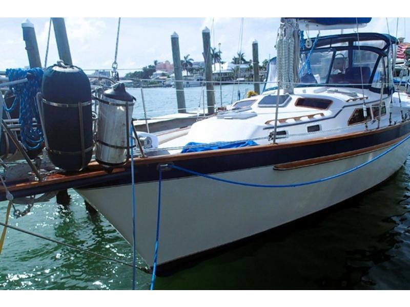 1986 Irwin 38CC MKII located in Florida for sale