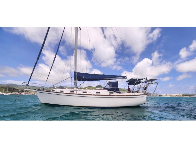 1986 Island Packet 38 located in  for sale