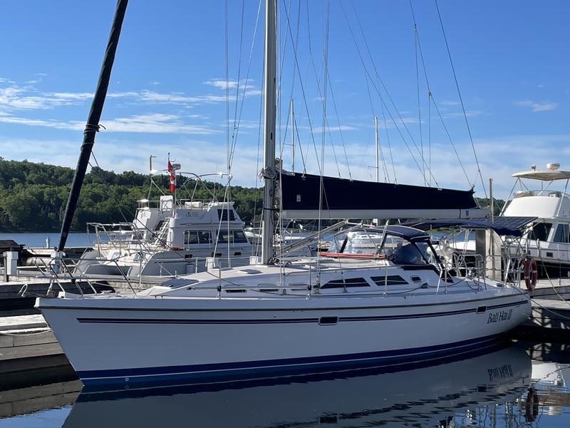 1999 Catalina 380 located in Outside United States for sale