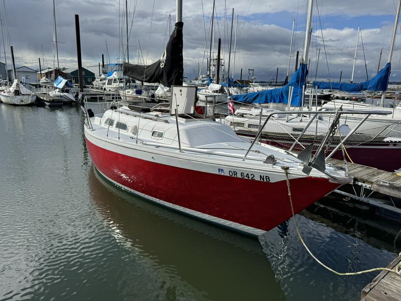 1976 Erikson 27 located in Oregon for sale