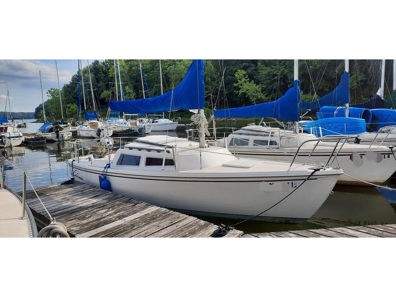 1984 Catalina Yachts 1984 Catalina 22 located in Indiana for sale