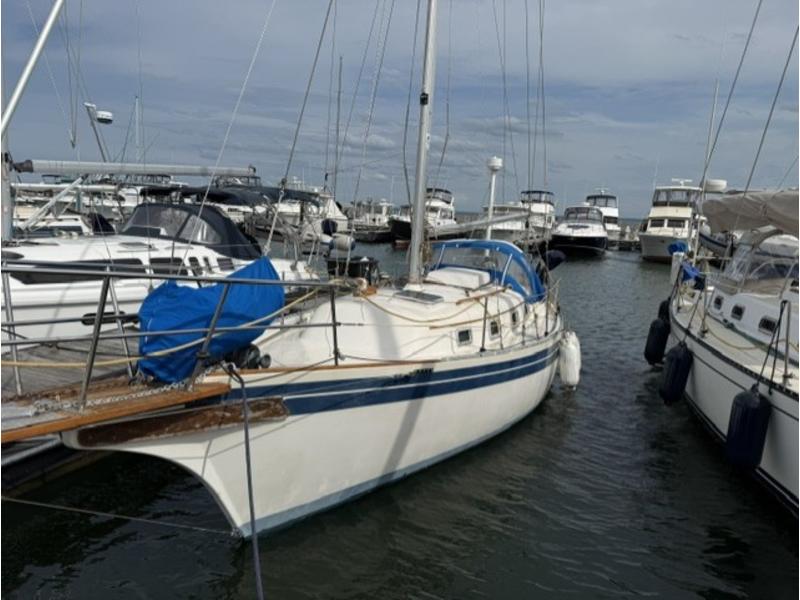 1989 Bayfield Bayfield 32C located in Wisconsin for sale