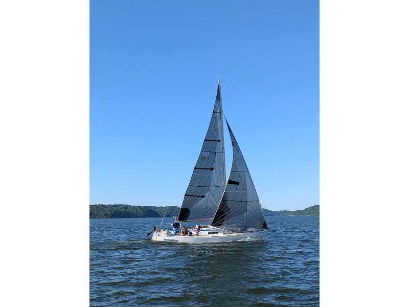 1985 J Boats J/27 located in Tennessee for sale