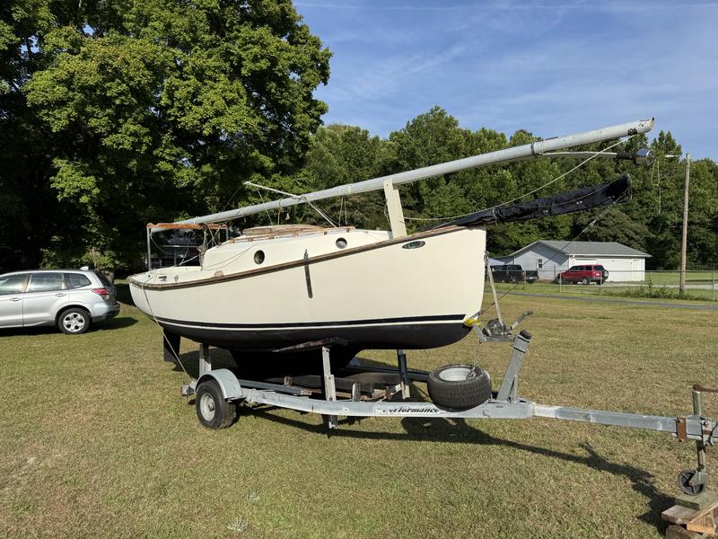 1979 COM-PAC SUN CAT located in North Carolina for sale