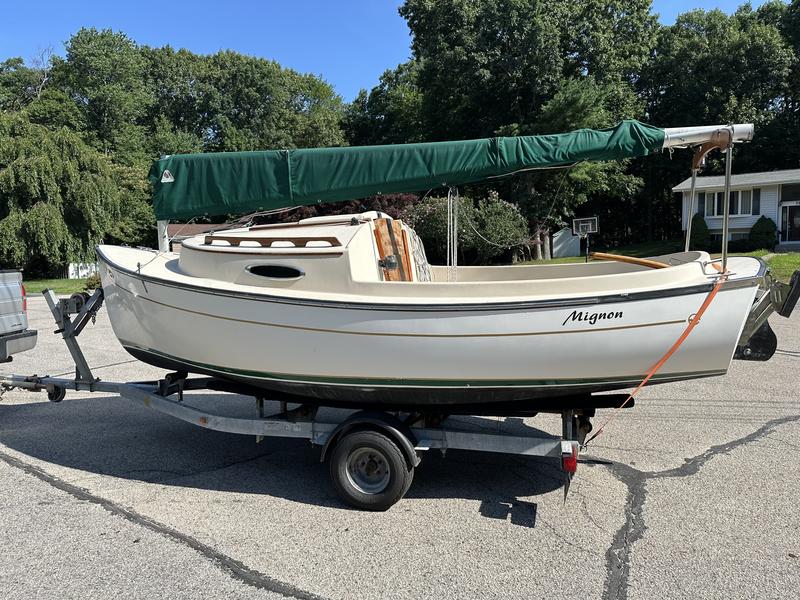2001 Hutchins Com-Pac Sun-Cat 17 located in Massachusetts for sale