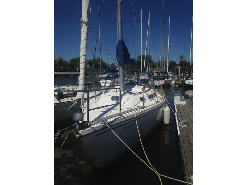 1982 Catalina 1982 Catalina 30 Shoal keel located in New York for sale