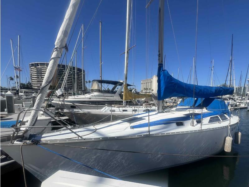 1990 Hunter Legend 355 located in California for sale