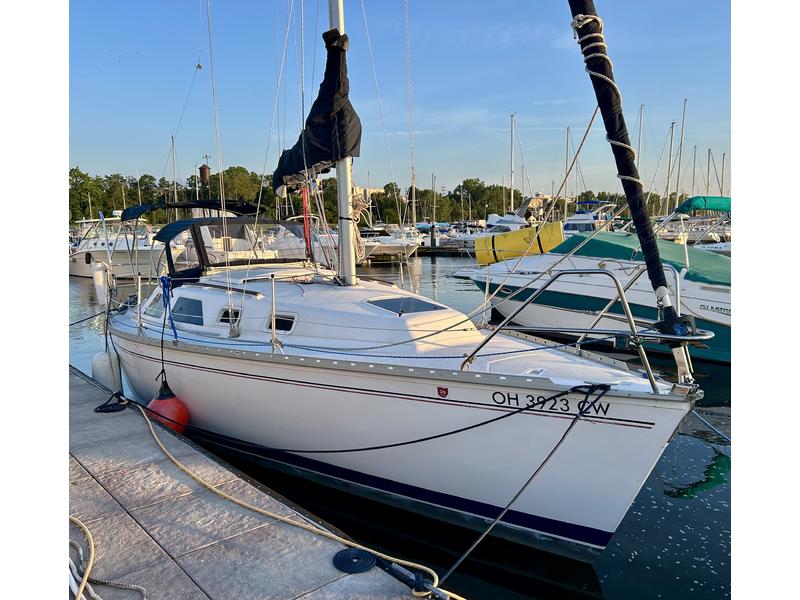 1993 Hunter 28 located in Ohio for sale