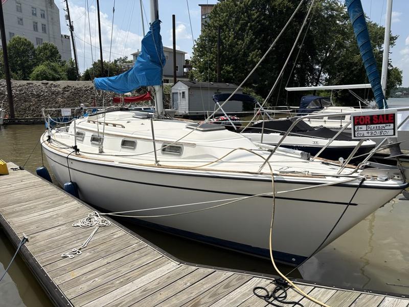 1984 PEARSON 303 located in Kentucky for sale