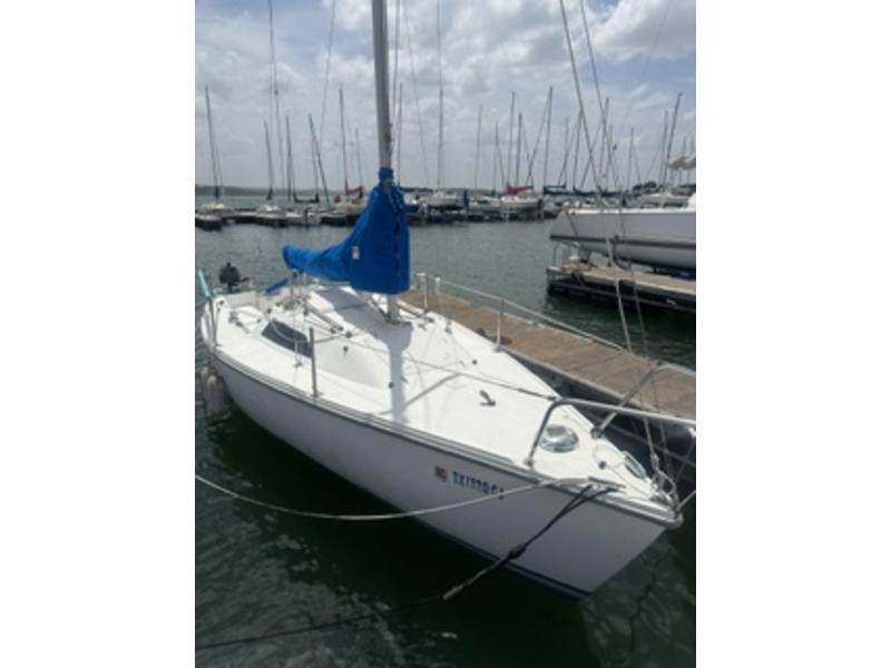 1997 Catalina Capri located in Texas for sale