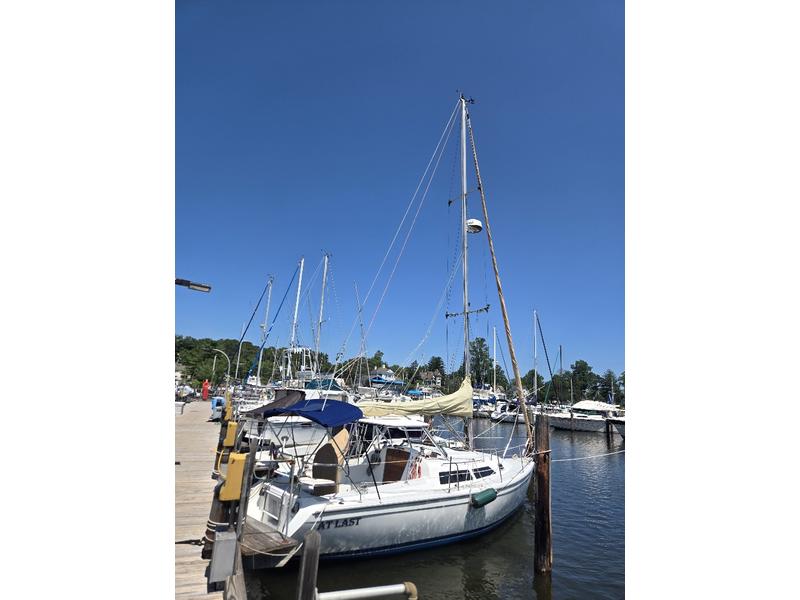 1995 Catalina 270 located in New Jersey for sale