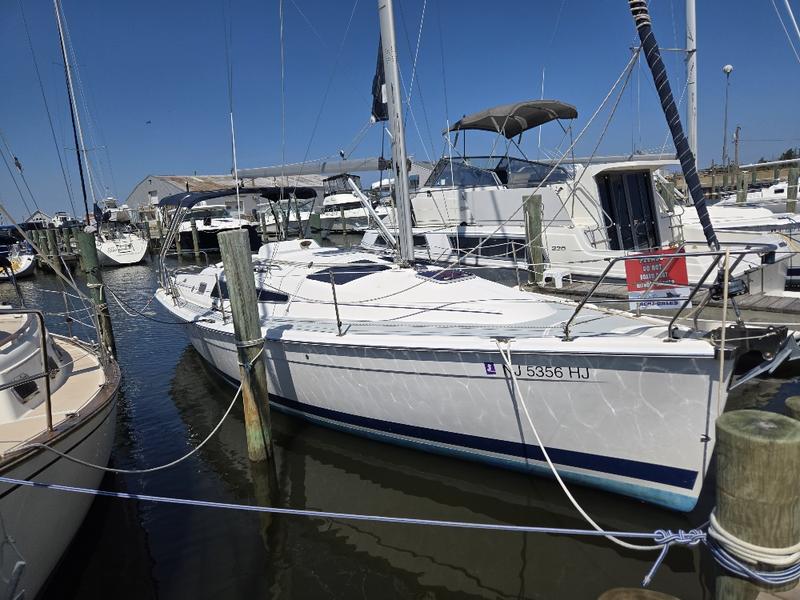2005 Hunter H33 located in New Jersey for sale