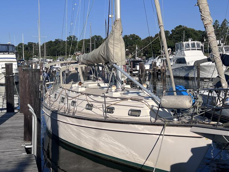 1997 Island Packet IP 40 located in Maryland for sale