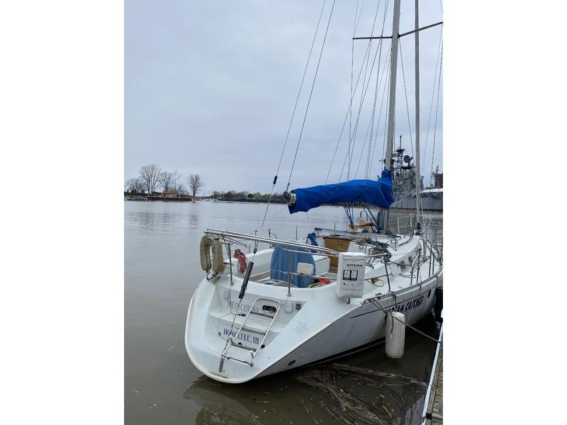 1992 Beneteau M38 located in New York for sale