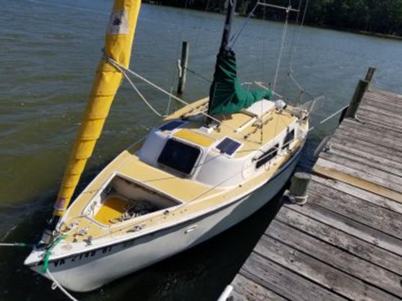 1980 RL Yachts RL24 located in Virginia for sale