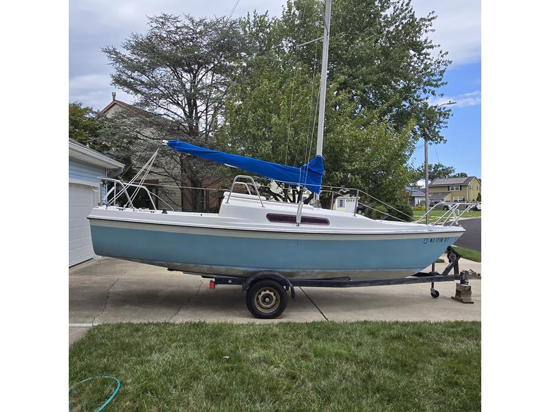 1982 MacGregor 22 located in New Jersey for sale