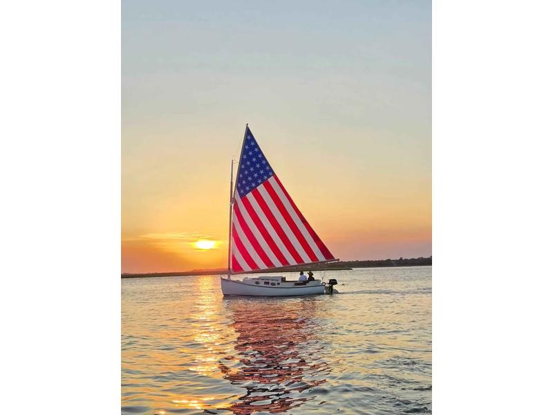  1973 18'  MARSHALL SANDERLING CATBOAT  located in South Carolina for sale