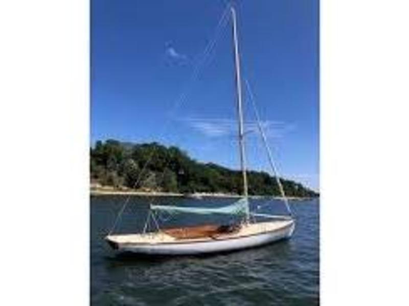  1997 28'  STUART MARINE KNOCKABOUT SLOOP  located in Massachusetts for sale