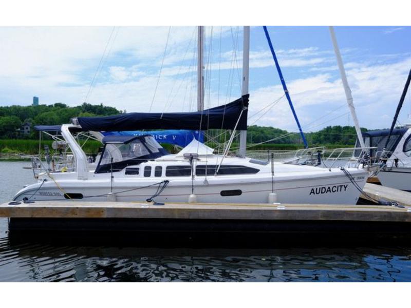 1997 Hunter 340 located in Outside United States for sale