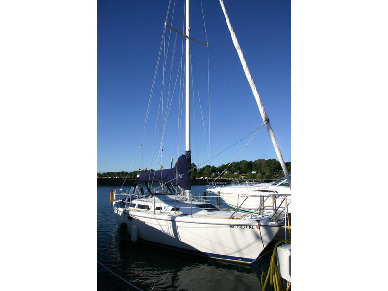 1995 Catalina Catalina 30 located in Michigan for sale