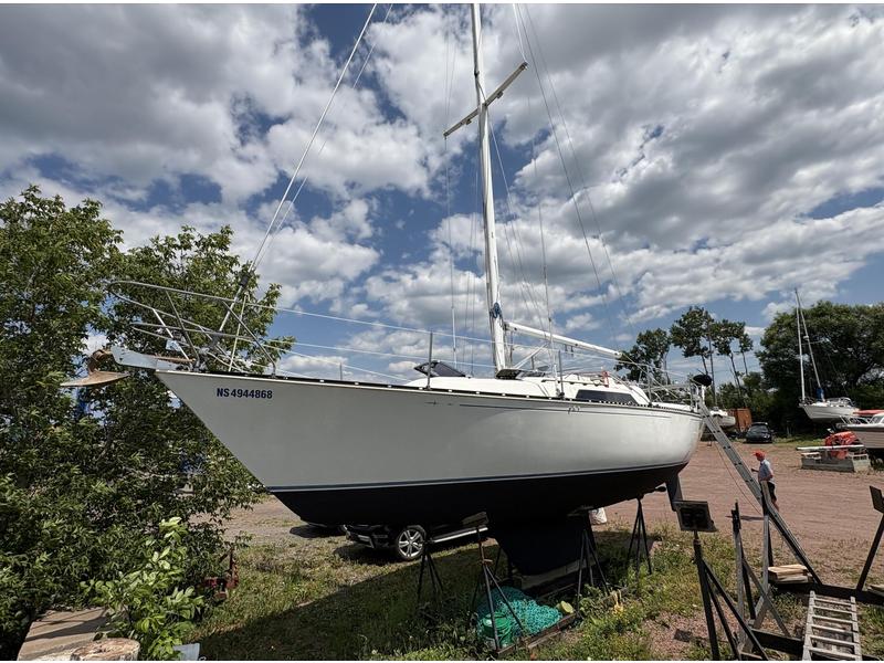 1986 C&C 35 MK 3 located in Outside United States for sale