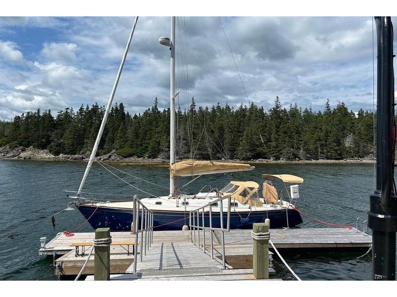 1995 Tartan 3500 located in Outside United States for sale