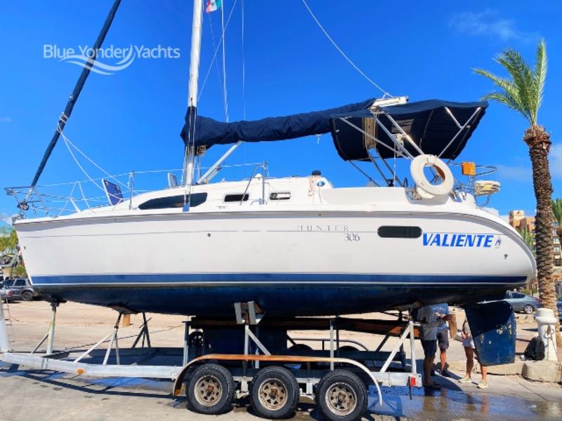 2002 Hunter 306 located in Outside United States for sale
