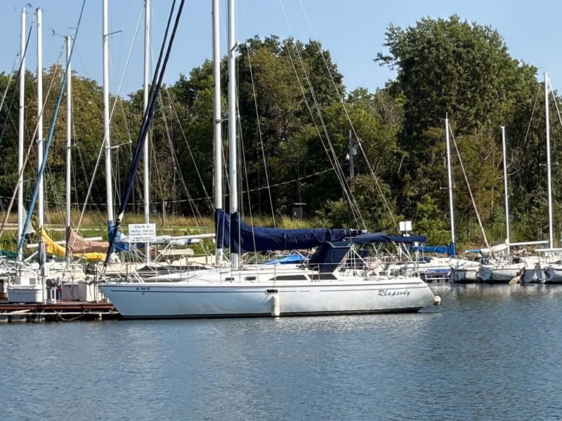 1998 Catalina MKII located in Missouri for sale