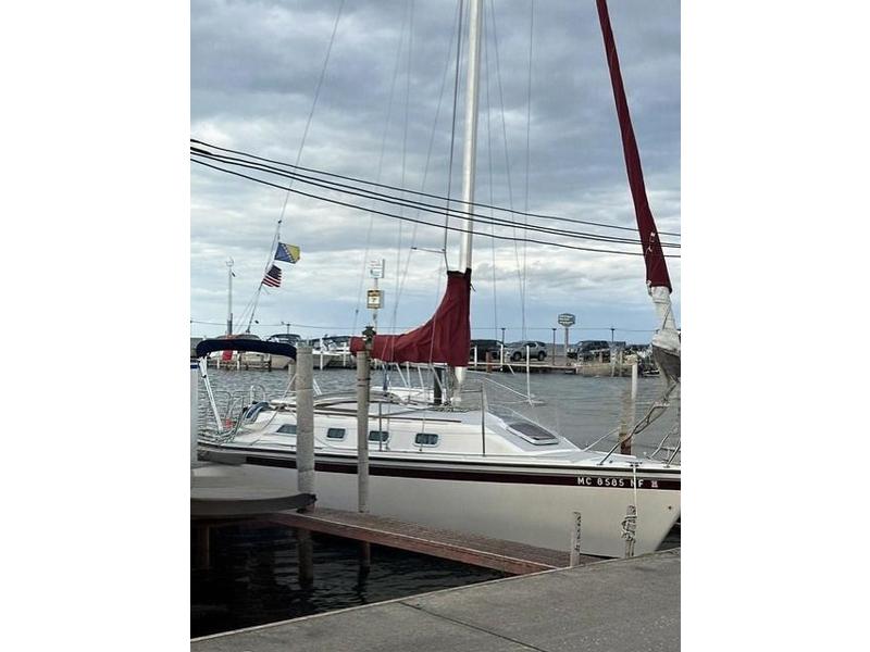 1987 Laguna Yachts Laguna 30 located in Michigan for sale