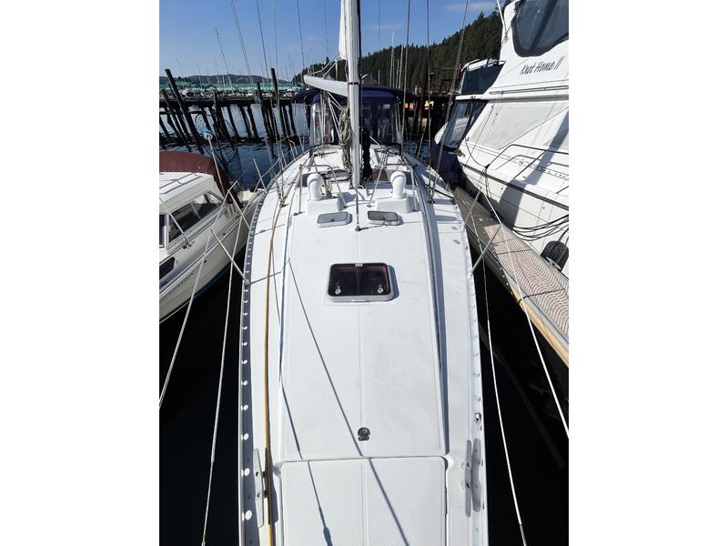 1992 Beneteau Oceanis 390 located in Outside United States for sale