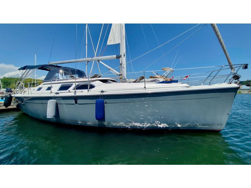 2006 Hunter 41 Deck Salon located in Outside United States for sale