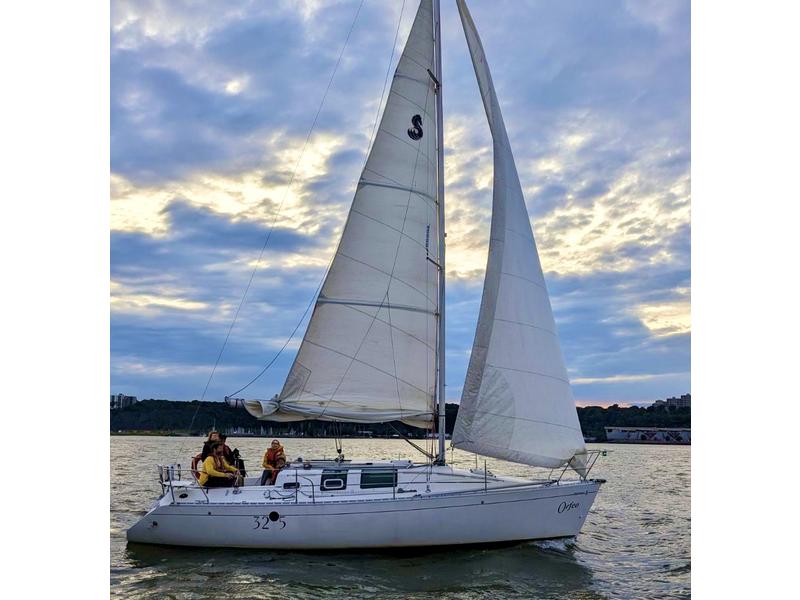 1990 Beneteau 32S5 located in Outside United States for sale