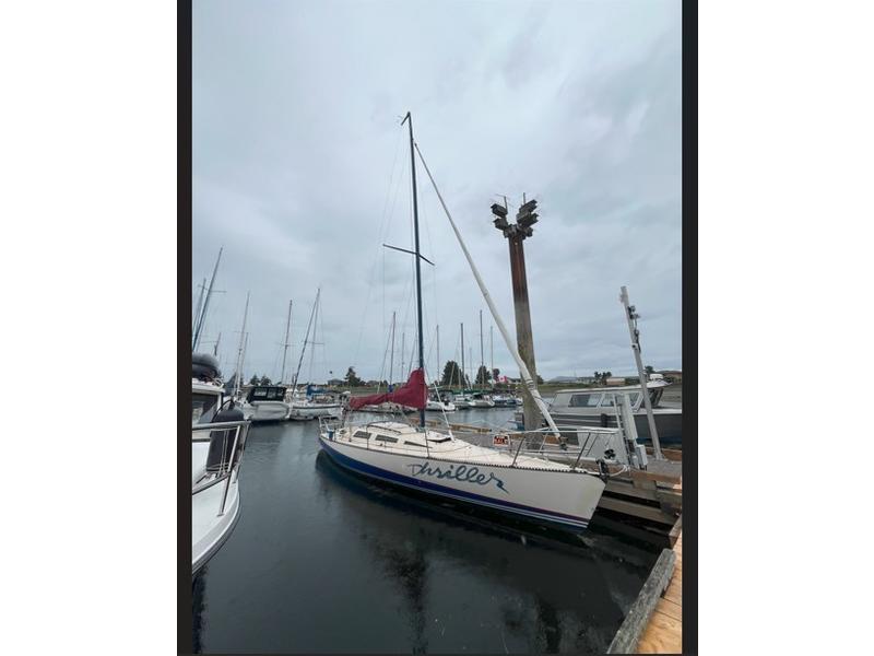 1983 Hobie 33 located in Outside United States for sale