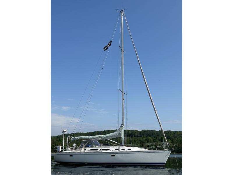 1996 Catalina 400 located in Wisconsin for sale