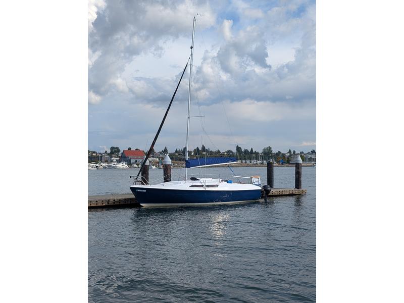 1991 MacGregor 26S located in Washington for sale