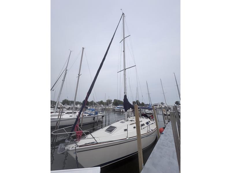 1988 Pearson 33-2 located in Michigan for sale