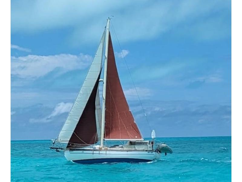 1976 Hans Christian 38 T cutter located in Florida for sale