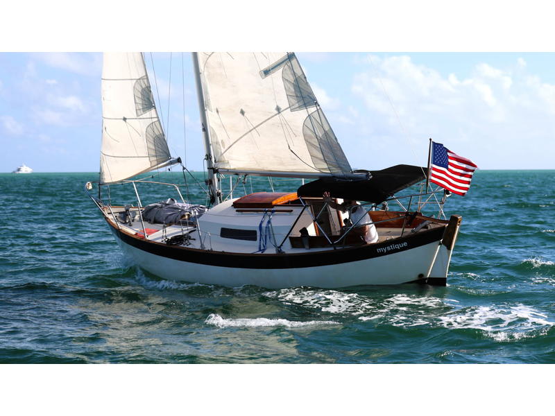 1982 Victoria Yachts Frances 26 located in Florida for sale