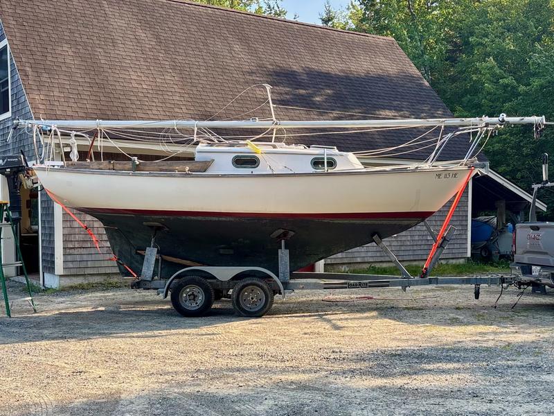 1981 Cape Dory 22 located in Maine for sale