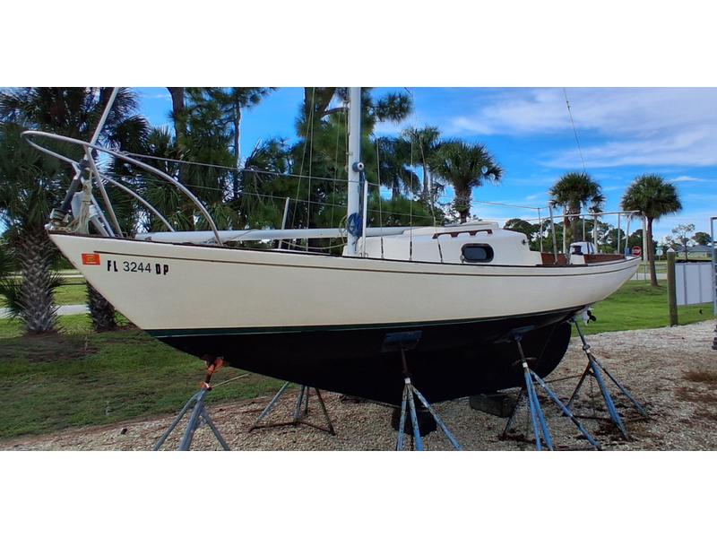 1981 Sea sprite 23 located in Florida for sale
