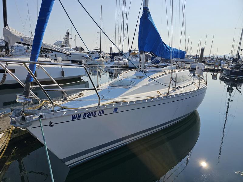 1987 Beneteau First 305 located in Washington for sale