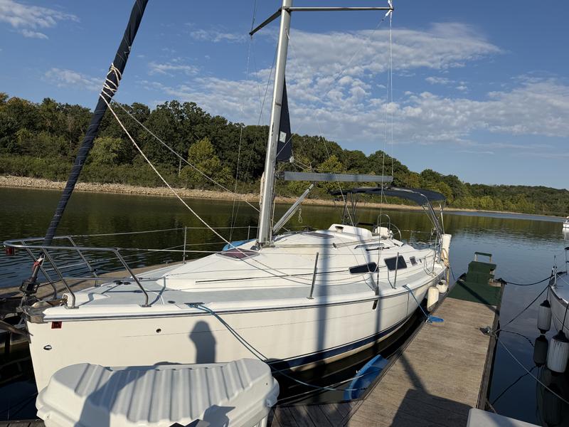 2005 Hunter 33 located in Missouri for sale