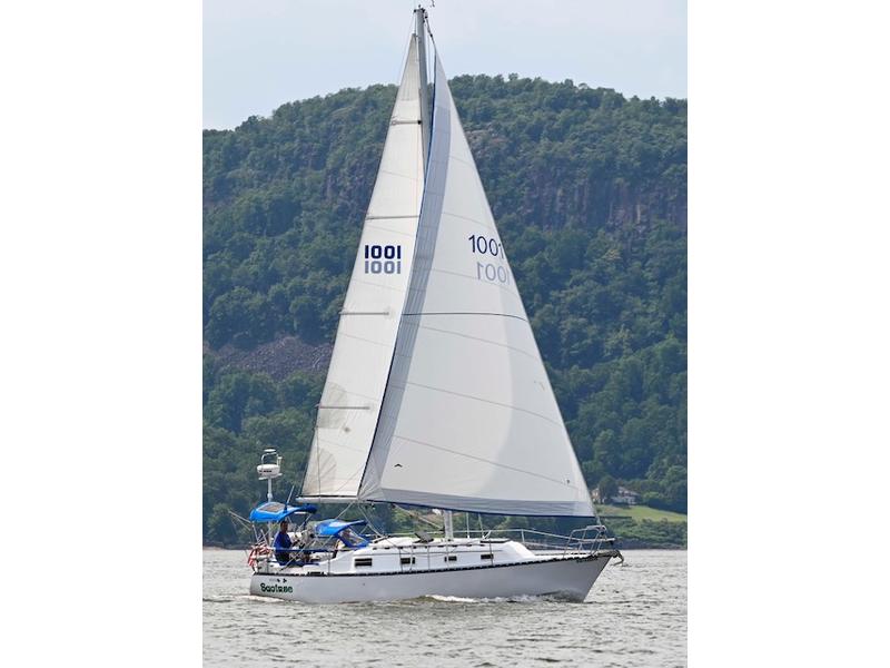 1981 Hunter 30T located in South Carolina for sale