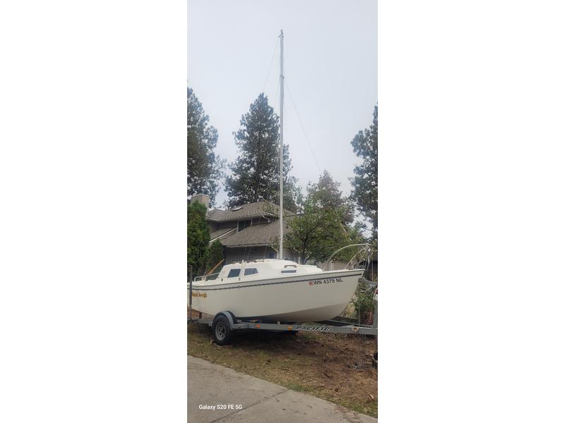 2001 International Marine West Wight Potter 19 located in Washington for sale