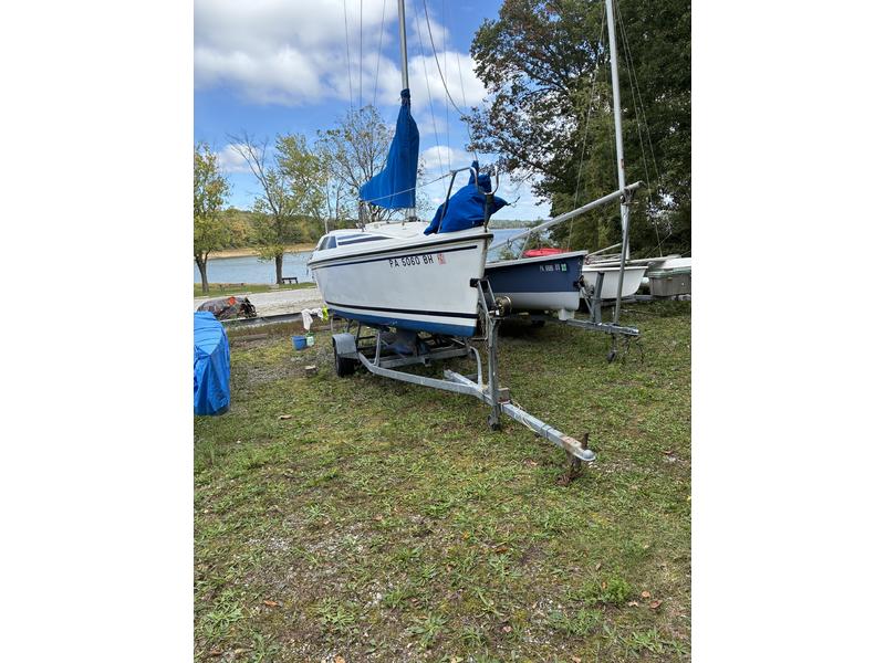1992 Hunter 18.5 located in Pennsylvania for sale
