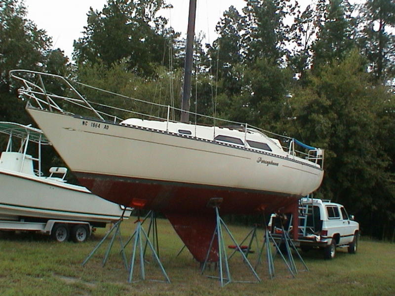 1976 Islander Bahama 28 located in North Carolina for sale
