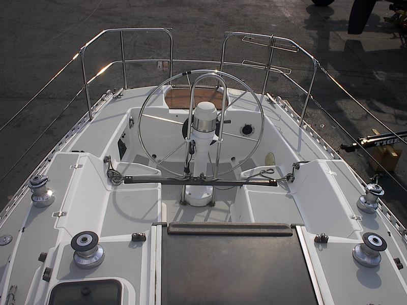 j28 sailboat specs