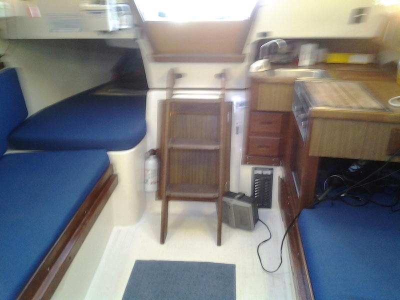 1975 Catalina 27 super clean Traditional interior sailboat 