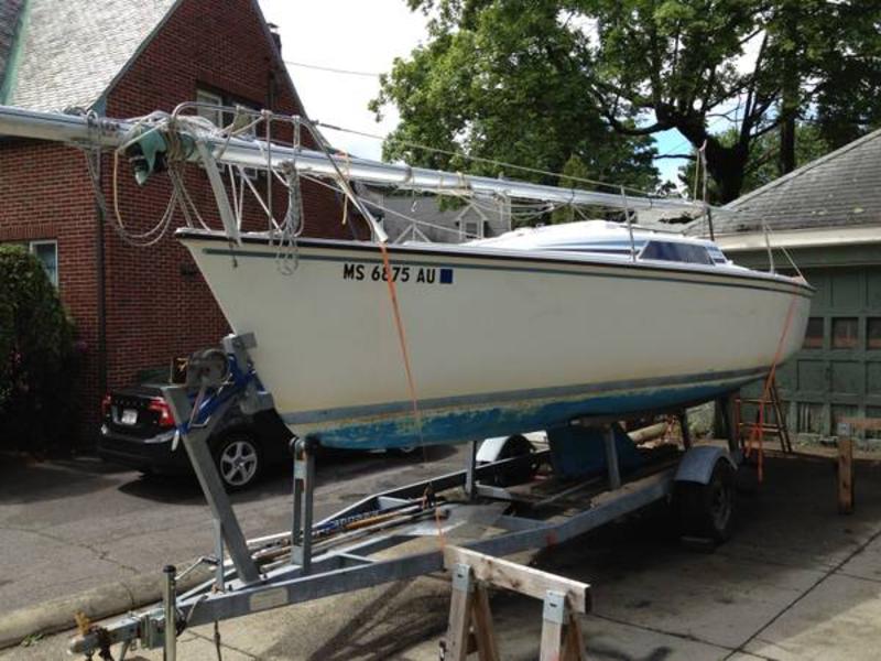 1986 Hunter H23 located in Massachusetts for sale